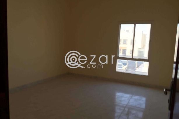For Rent new villa inside the compound in Umm Salal Mohamed near Safari - صورة %index%
