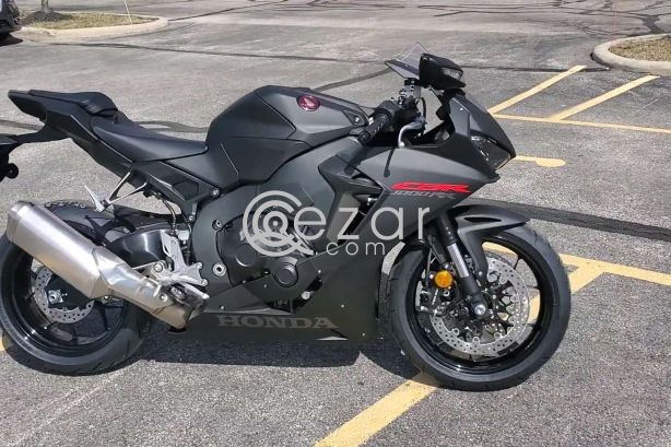 2017 Honda CBR1000RR ABS WhatsApp - صورة 1