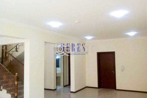 5 Bedroom Compound Villa in Abu Hamour - صورة %index%