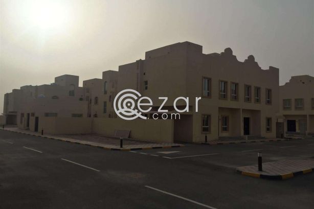 For Rent new villa inside the compound in Umm Salal Mohamed near Safari - صورة %index%